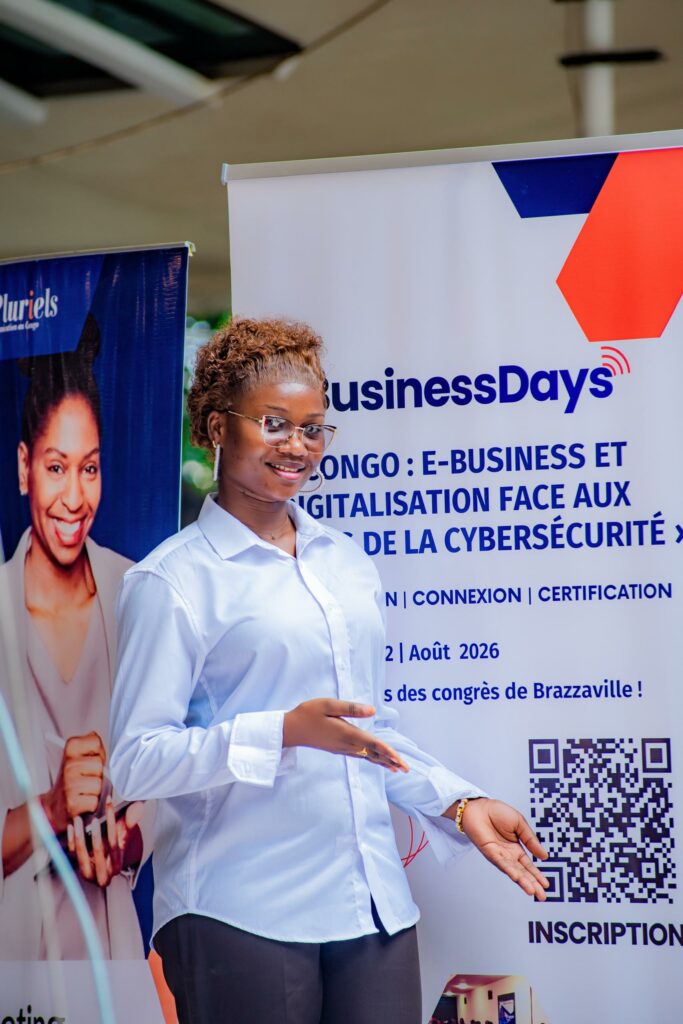 Assistante communication de Banakpluriels - Chelda OBESSE présentant le EBusinessDays